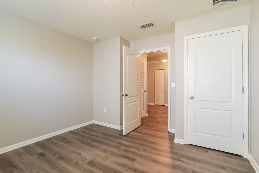 Building Photo - 2096 Pebble Point Dr