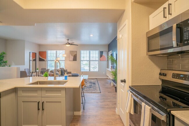 Building Photo - 10 W Minnezona Ave