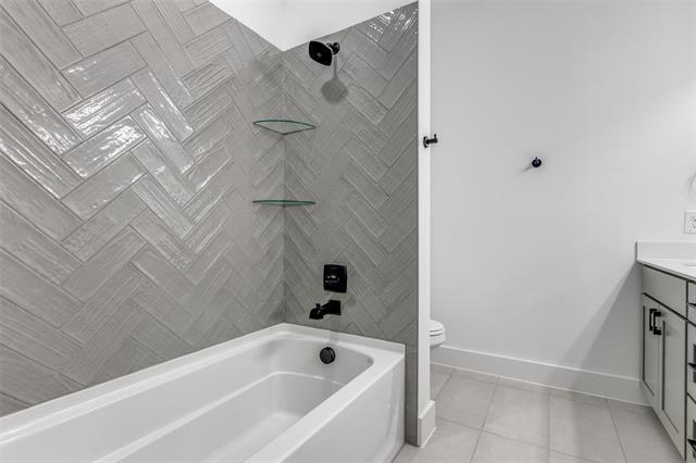 Building Photo - 2558 Campden Mews