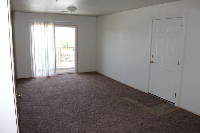 Building Photo - 1 Bedroom, 1 Bath Condo available, Near Greenbelt and Downtown Boise