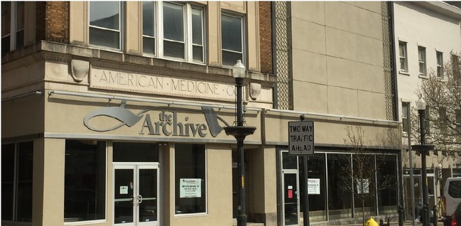 Primary Photo - Hamilton Apartments