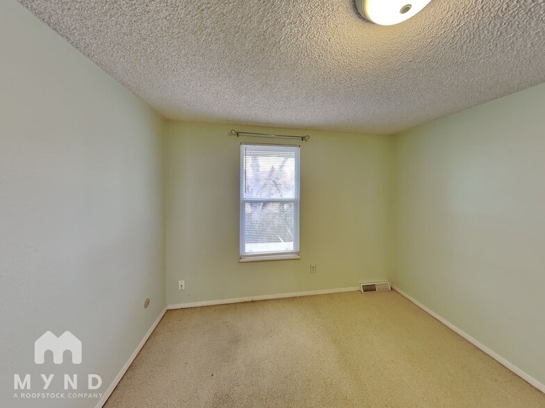 Building Photo - 12446 E Amherst Cir