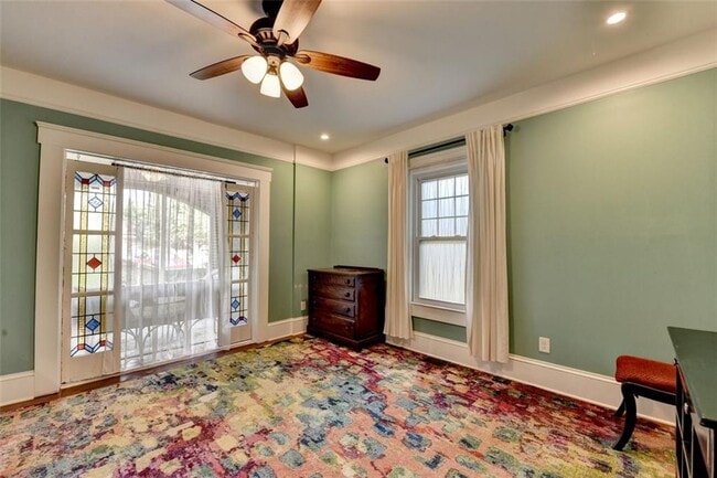 Building Photo - 309 S Columbia Dr