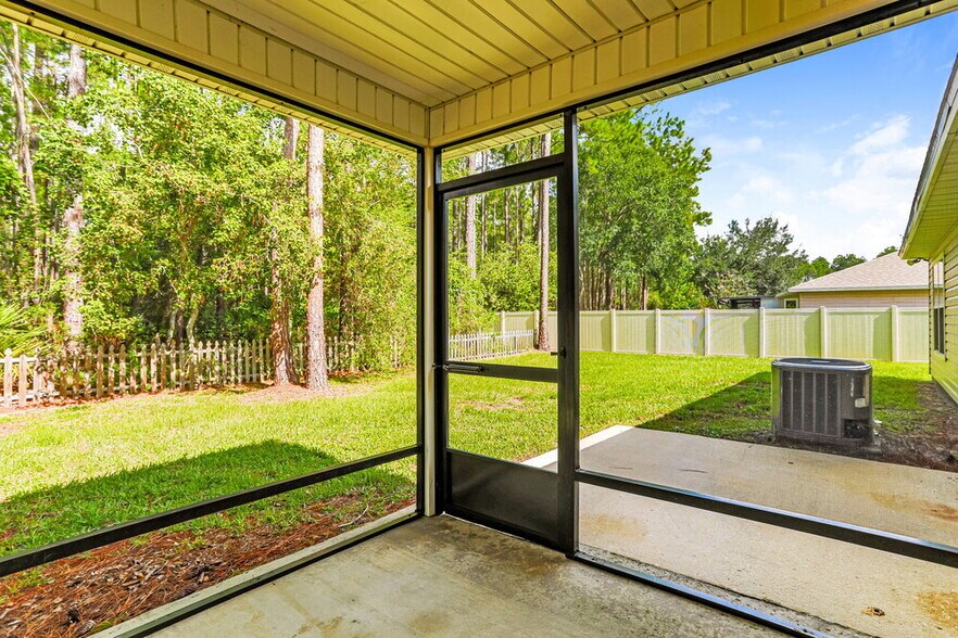 Building Photo - 7068 Beekman Lake Dr