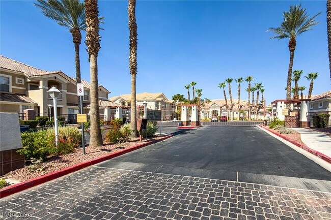 Building Photo - 5855 Valley Dr