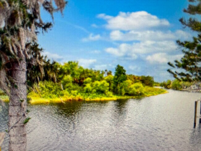 Building Photo - 6410 Lincoln Rd