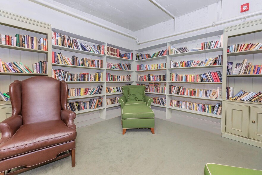 Building Photo - Historic Lofts of Waco High