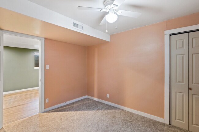 Building Photo - 341 Longfellow Dr
