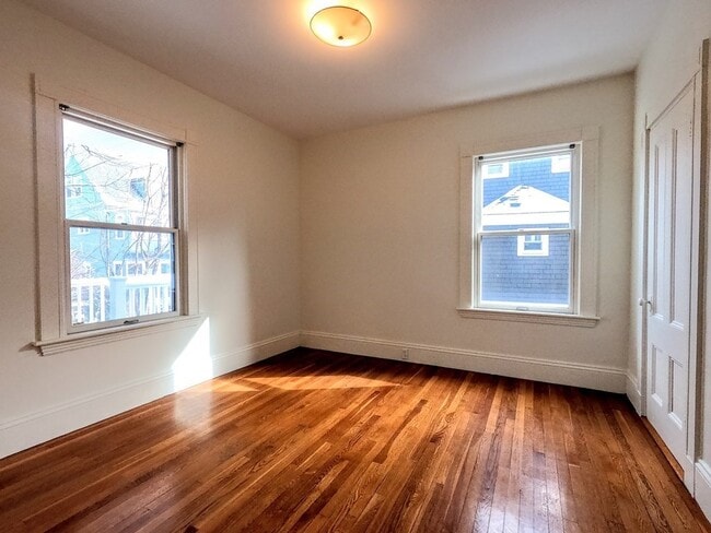 Building Photo - 21 Burr St