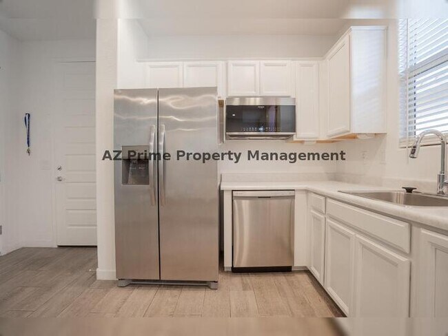 Building Photo - 3719 S 63rd Dr