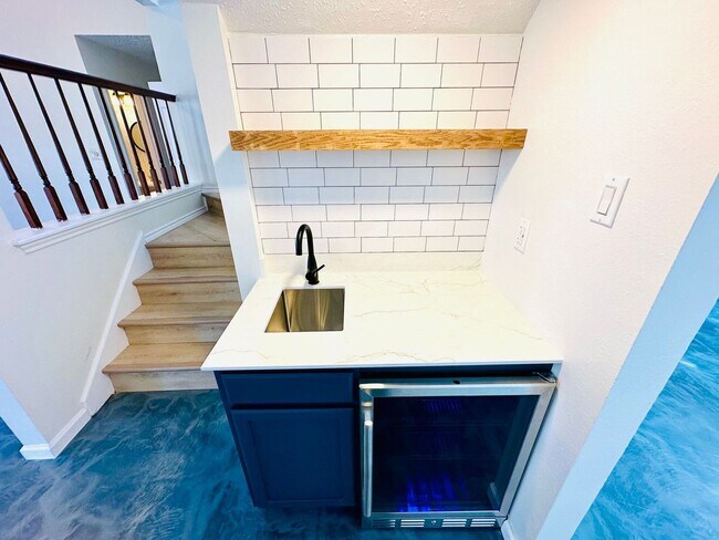 Building Photo - A Stunning 3-Bedroom 2.5-Bath 2 Storey Hom...