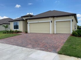 Building Photo - 5513 1st Sq