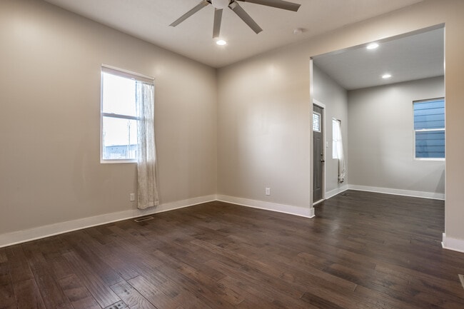 Building Photo - 421 E Morris St