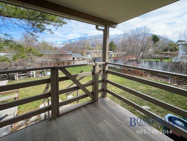 Building Photo - 2827 E Bridgewater Dr