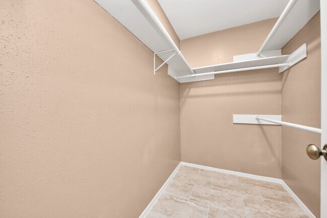 Building Photo - 16423 Monte Carlo Ln