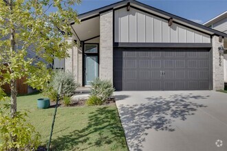 Building Photo - 8606 McKamy Dr
