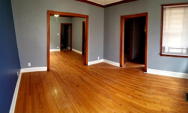 Building Photo - 8608 S Kingston Ave