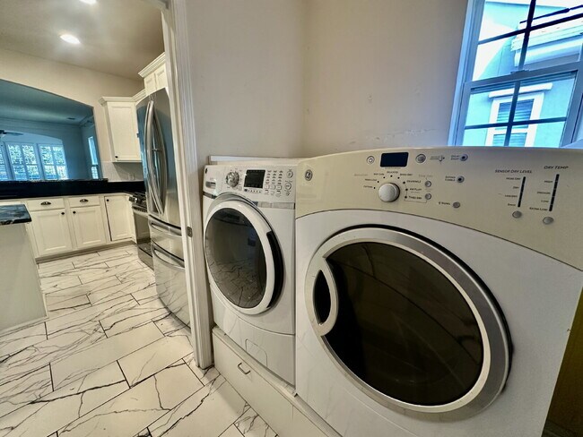 Building Photo - Charming Sun City Retreat, Availale Now for Rent