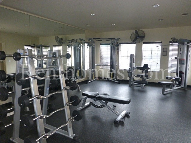 Building Photo - Mission Valley, 2220 Camino De La Reina #213 - Great Location Close to All!