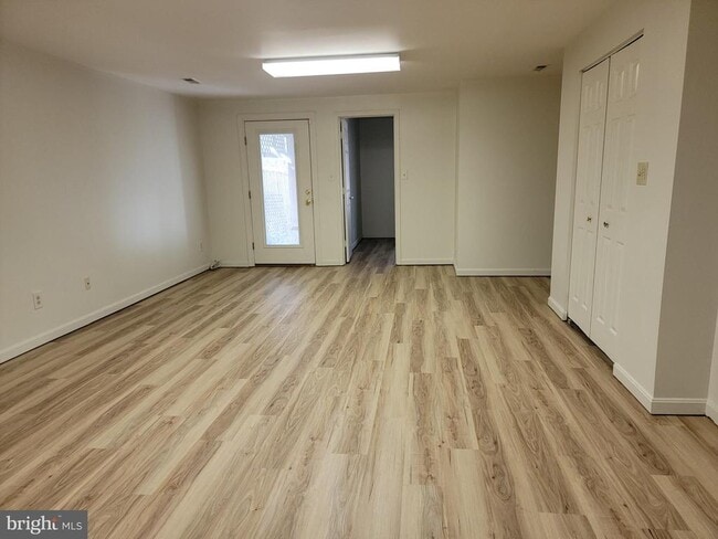 Building Photo - 1926 Thomas Run Cir