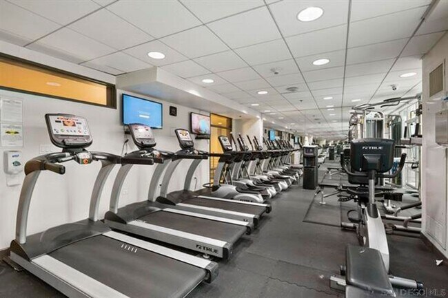 Building Photo - Urban Living in the Heart of Little Italy – 2 Bed / 1 Bath Condo at Acqua Vista