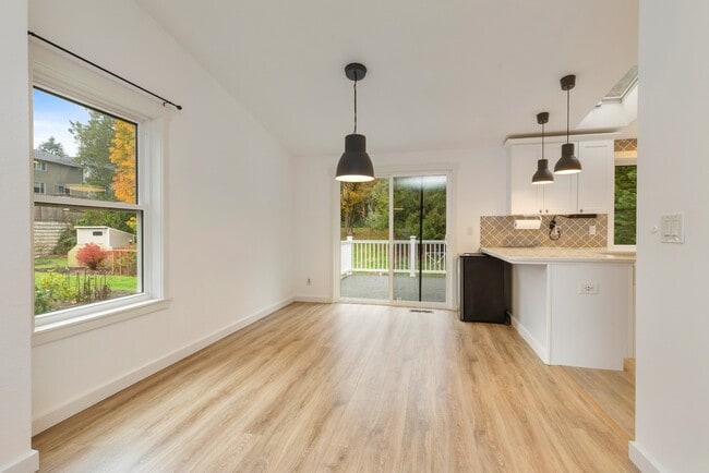 Building Photo - Newly Renovated Bothell Home Sitting on 1 Acre of Land!