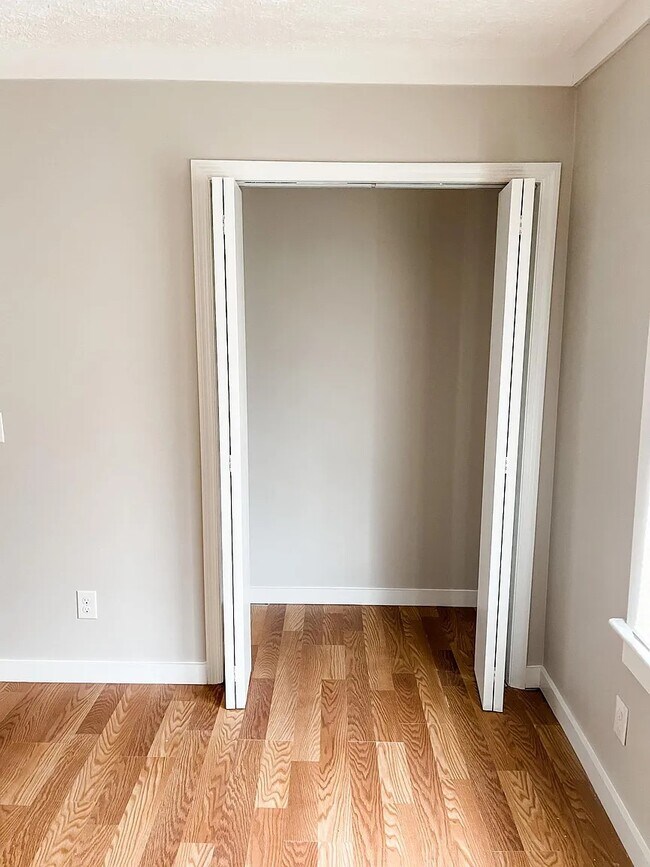 Building Photo - 59 St Johns Ave