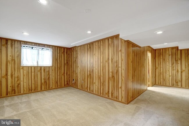 Building Photo - 821 N Latham St