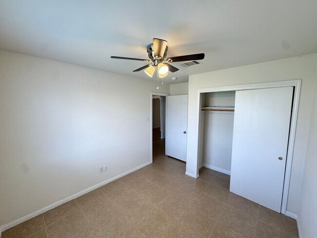 Building Photo - Spacious 5-Bedroom Home with In-Law Suite ...