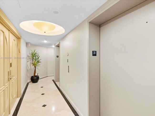 Building Photo - 3370 Hidden Bay Dr