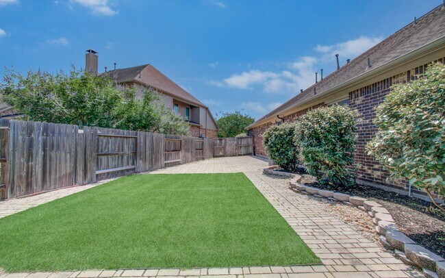 Building Photo - 28666 Pleasant Forest Dr