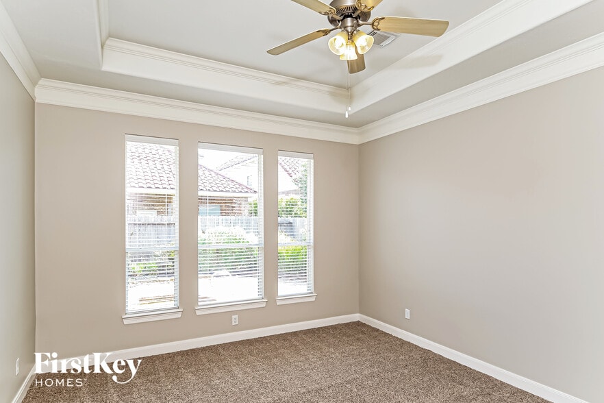 Building Photo - 5 Peach Tree Ct