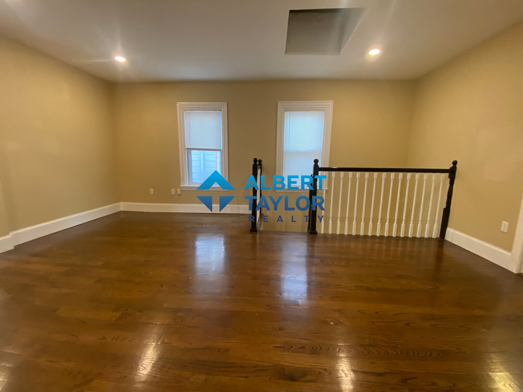 Building Photo - 1568 Tremont St