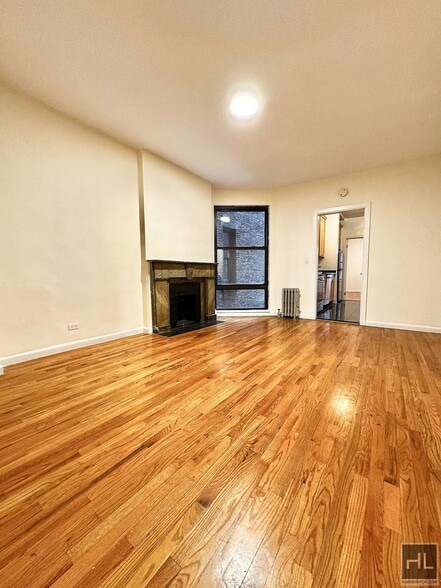 Primary Photo - East 84th Street