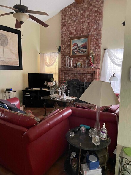 Building Photo - 5761 Lawndale Dr