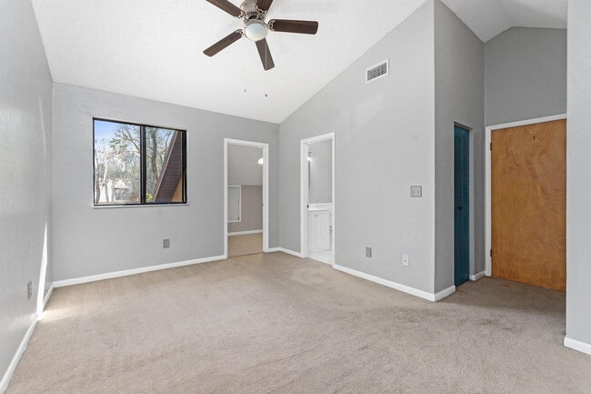 Building Photo - 6926 SW 45th Ave