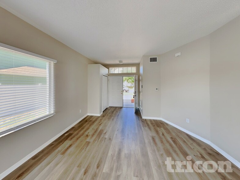 Building Photo - 12603 Longcrest Dr