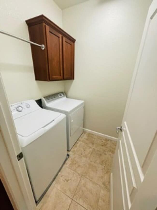 Building Photo - Mountain House, 2 Br., 2 Ba. Clean Unit, O...