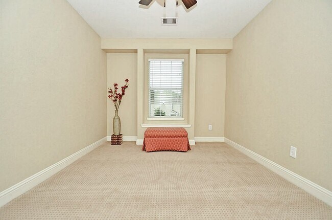 Building Photo - 12225 Medina Lake Dr