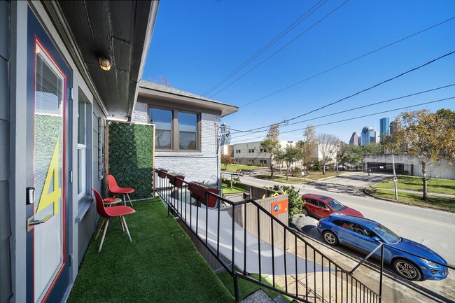 Building Photo - 1306 Taft St