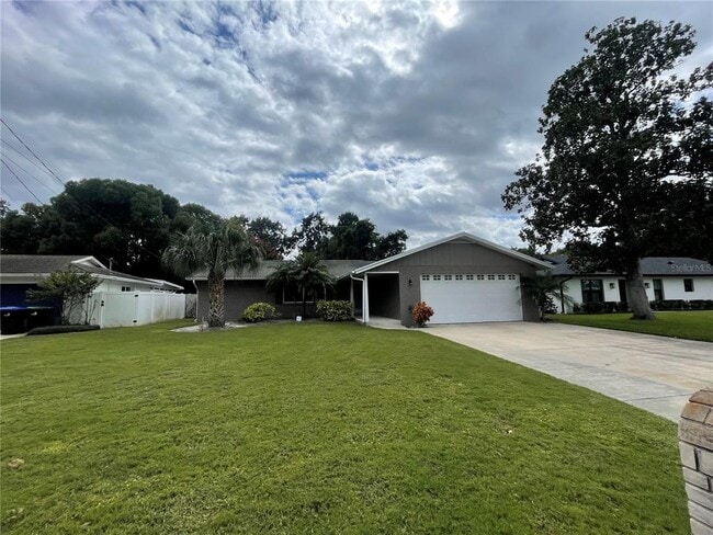 Building Photo - 1120 Hunter Ave