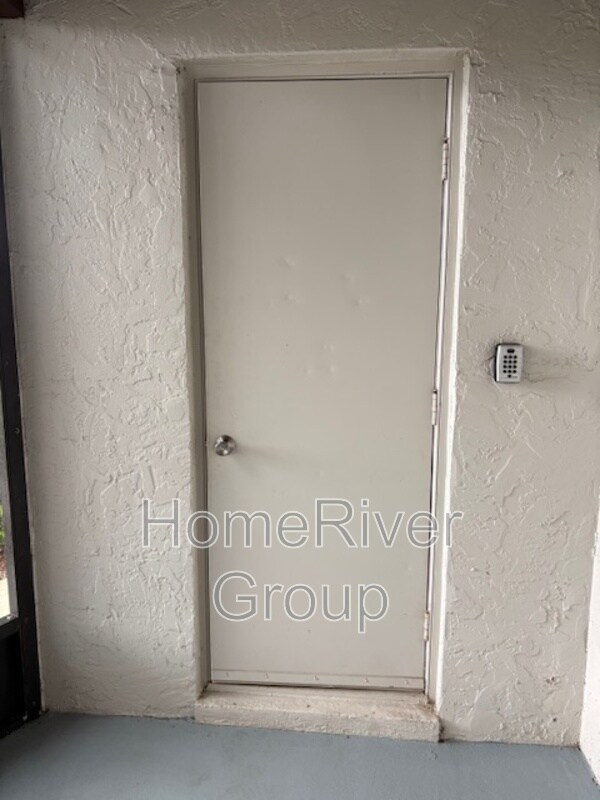 Building Photo - 67 Windtree Ln