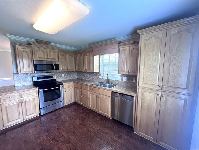 Building Photo - 1808 Airborn Dr
