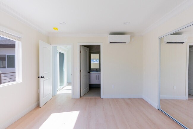 Building Photo - 130 S Harper Ave