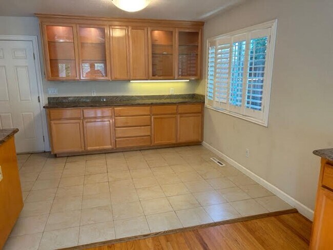 Building Photo - Beautiful Home with multiple upgrades!