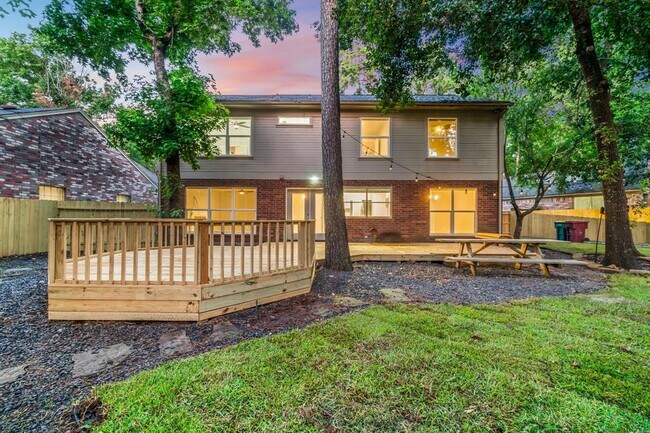 Building Photo - 139 W Village Knoll Cir