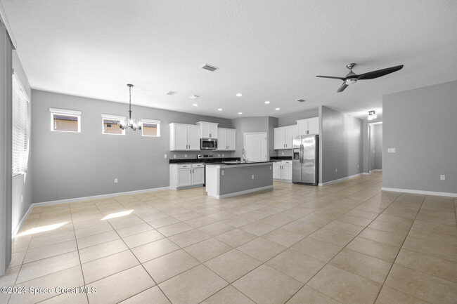 Building Photo - 4084 Caladium Cir