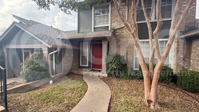 Building Photo - 1015 E Yager Ln