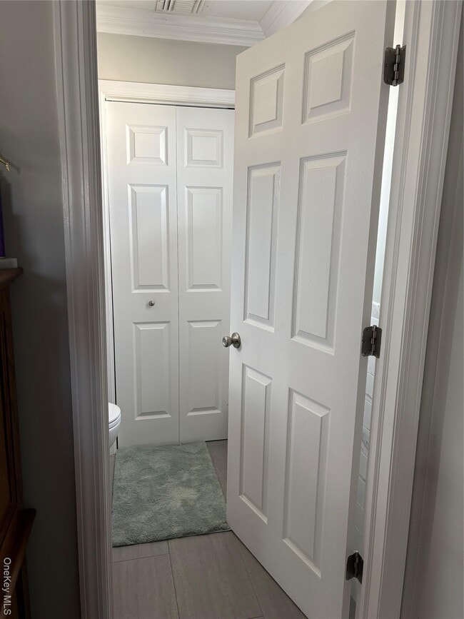 Building Photo - 346 S Main St