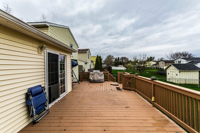 Building Photo - 7934 Davis Rd N